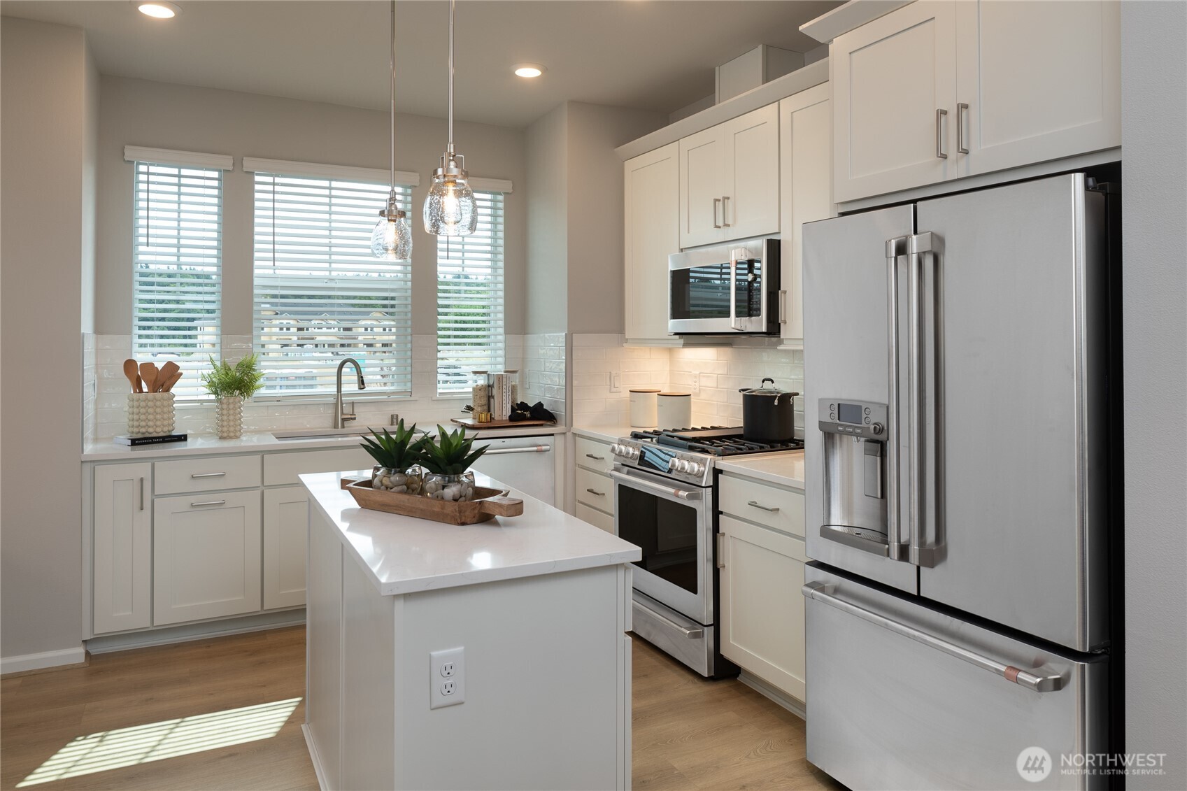 19264 NE 69th Circle #104, Redmond, WA 98052 - Photo 5